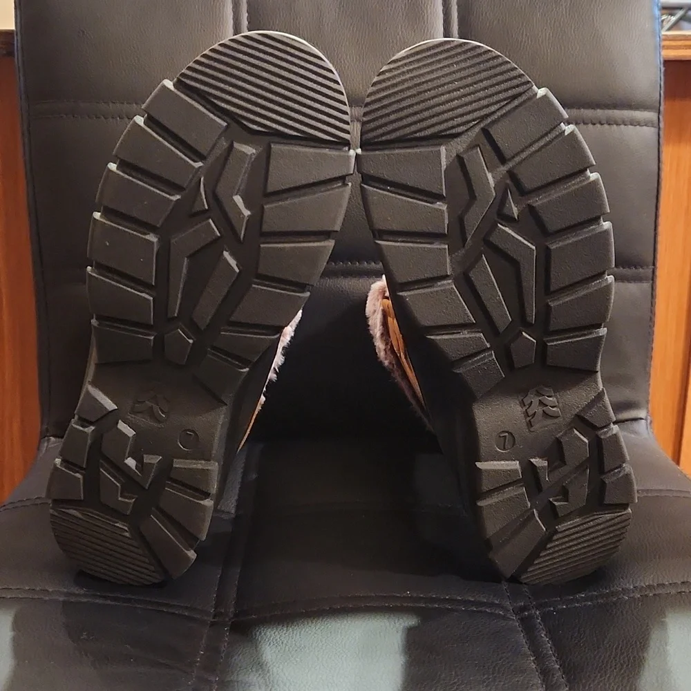 (NWOT) Women All IN MOTION Winter boots - Picture 5 of 9